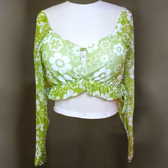 Madden NYC white floral long sleeve crop top - Picture 7 of 7